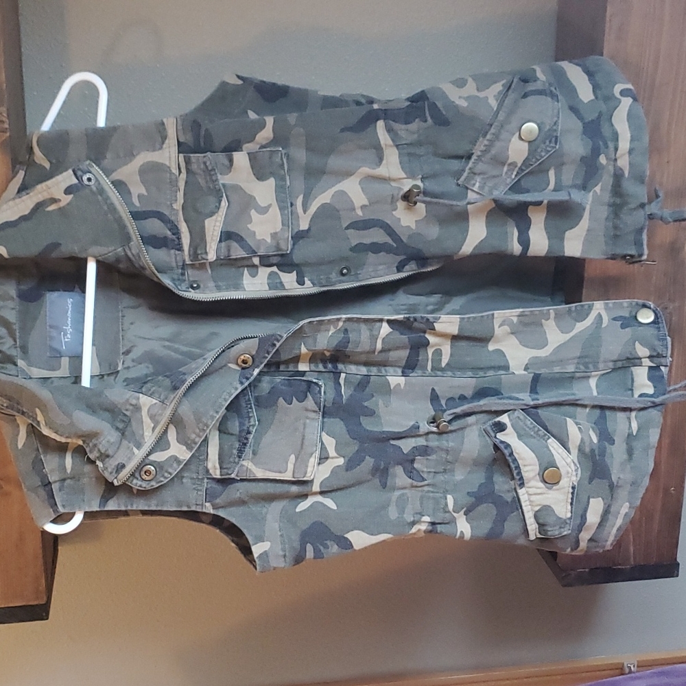 Canon vest size m